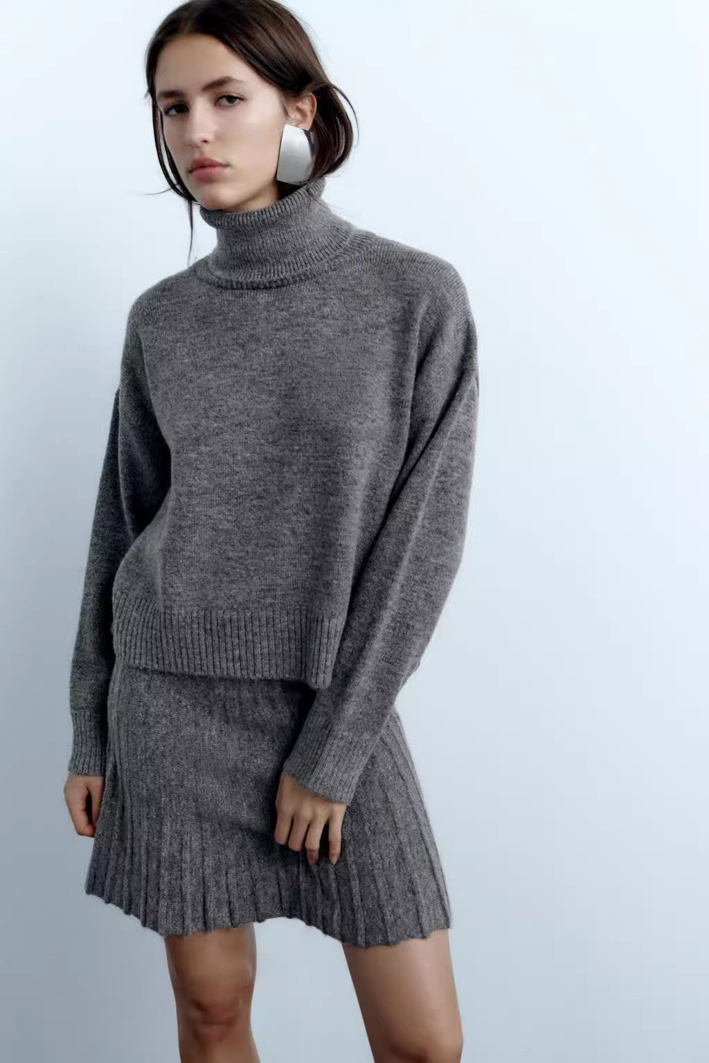 Winter Style Set: Turtleneck Sweater & Pleated Mini Skirt