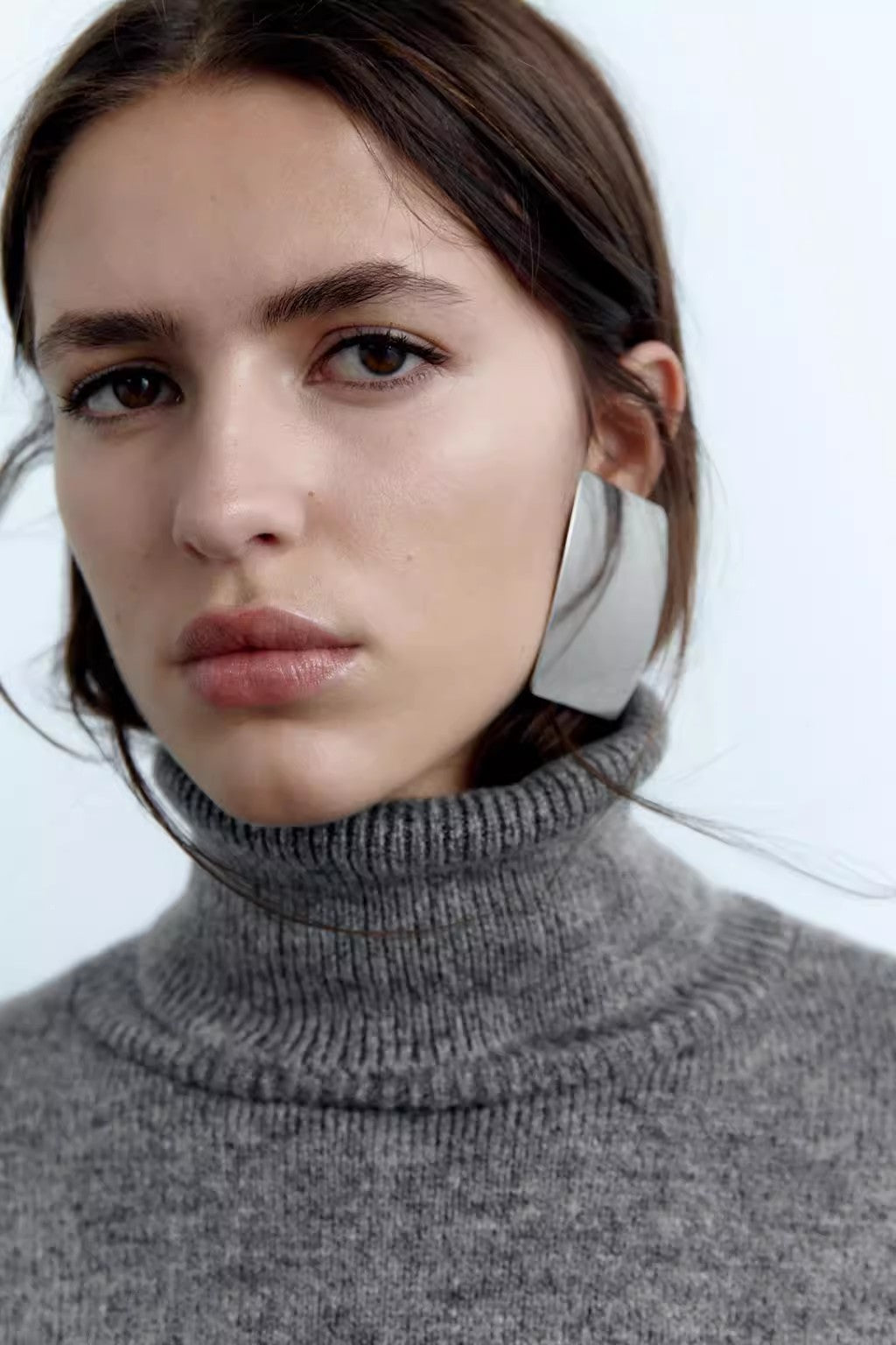 Winter Style Set: Turtleneck Sweater & Pleated Mini Skirt