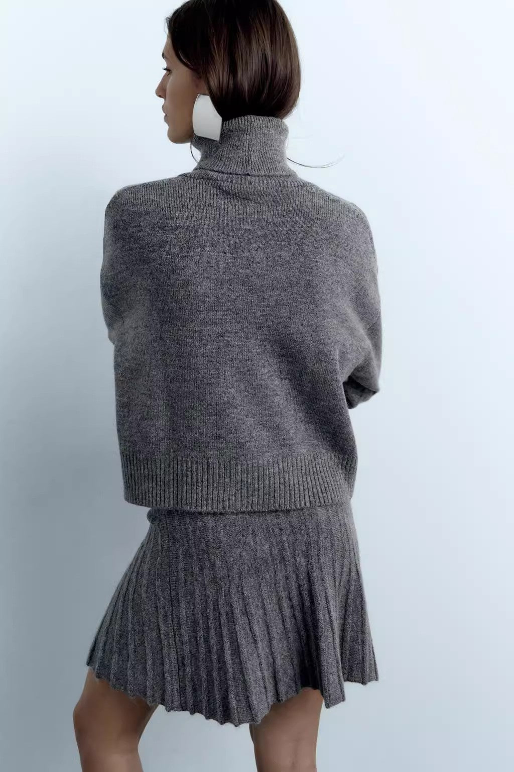 Winter Style Set: Turtleneck Sweater & Pleated Mini Skirt