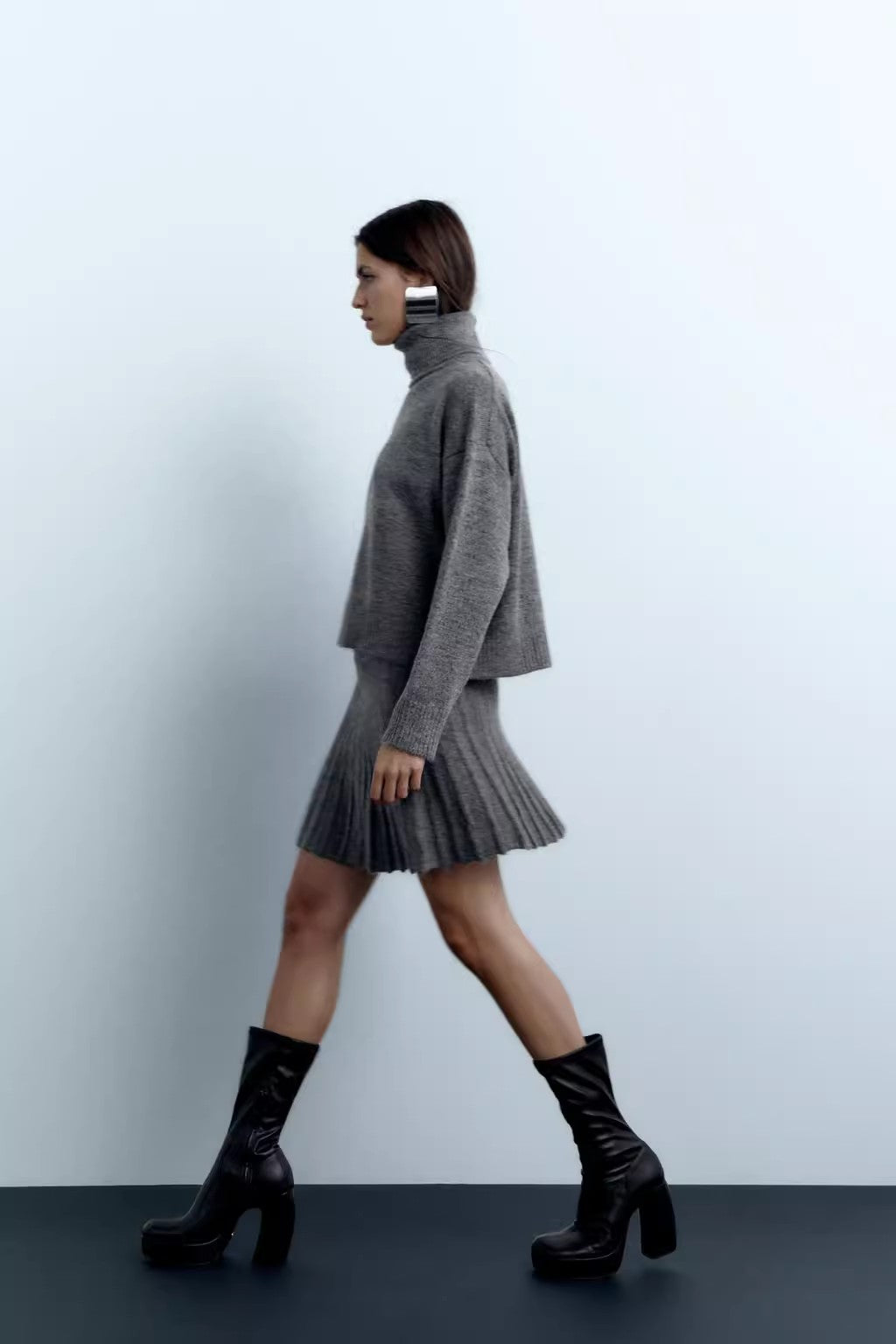 Winter Style Set: Turtleneck Sweater & Pleated Mini Skirt