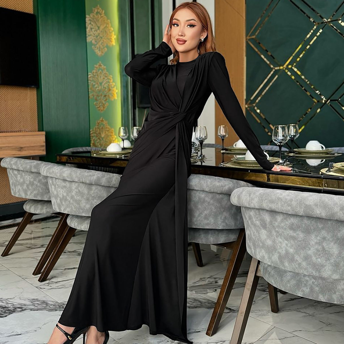 Long-sleeved dress